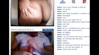 ຜິວເນື້ອສີຂາວກໍາລັງດູດ cock