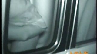 Milf ກໍາລັງຫຼີ້ນກັບ cock ແຂງ
