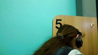 ເຄື່ອງ​ມື​ໄຂ​ມັນ​ລົງ​ຄໍ​ຂອງ​ນາງ​