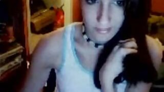 Brunette careses cunt ສົບຂອງນາງ